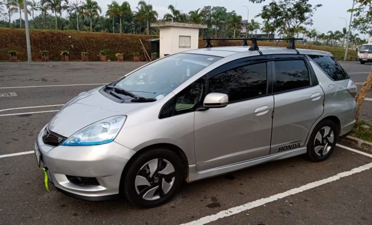 Honda fit Shuttle